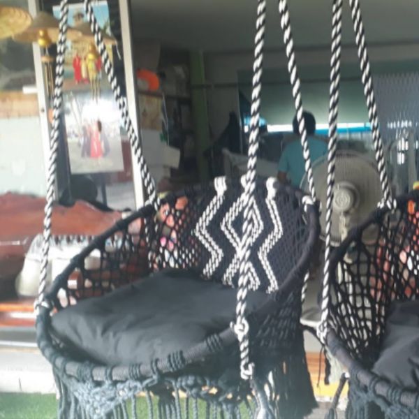 เปลญวนชิงช้า