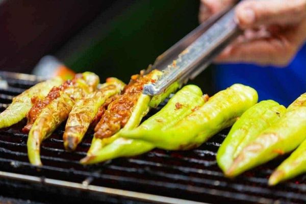 พริกหยวกยัดไส้ย่าง (พริกไส้แตก BBQ บางแสน)