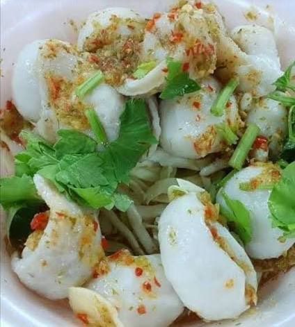 ยำลูกชิ้นปลา (ครัวยาใจ)