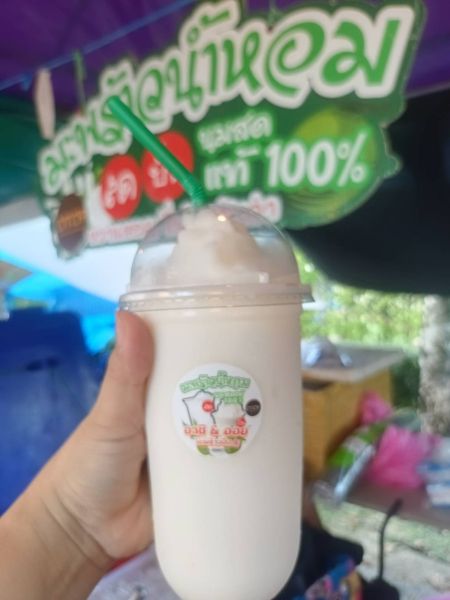 น้ำมะพร้าวปั่น (อาชิน้ำปั่น)