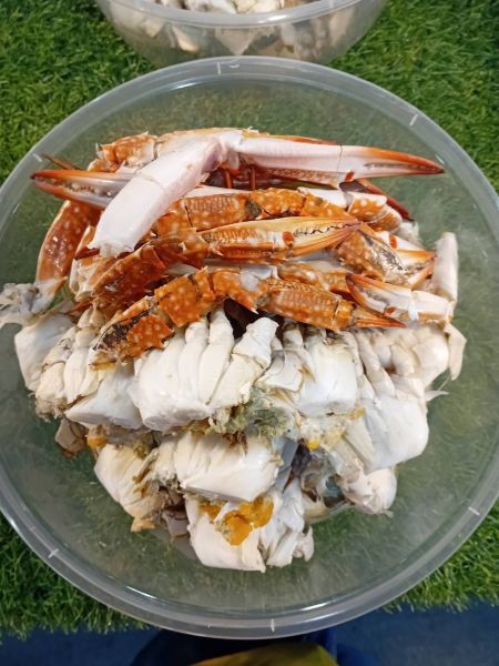 ปูม้าต้ม (ล้านองุ่นปูต้ม)