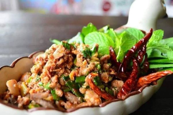 ลาบเป็ด (ร้านลาบเป็ดหนองแด บ้านบึง)