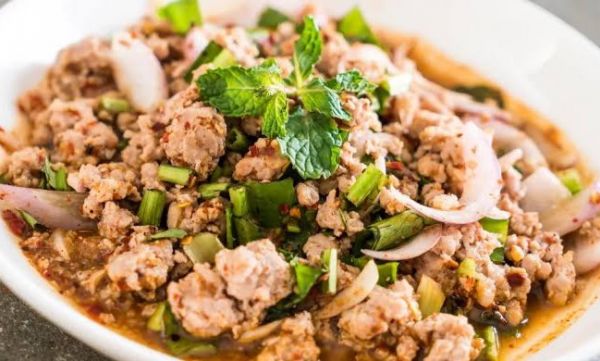 ลาบหมู (ร้านลาบเป็ดหนองแด บ้านบึง)