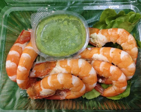 กุ้งขาวต้มพร้อมทาน (สาริกาฟาร์ม)