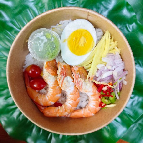 ข้าวหน้ากุ้งแกะ (สาริกาฟาร์ม)