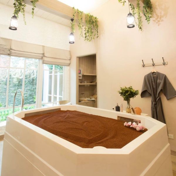 Mineral Sand Bath